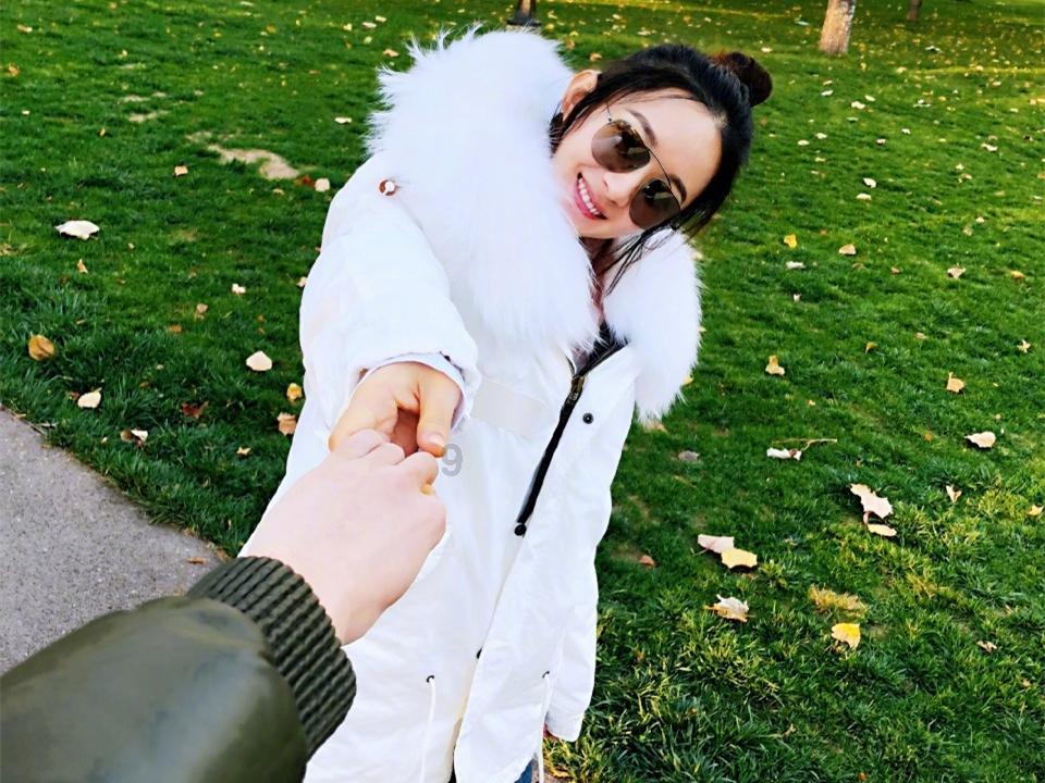 救援聪明的女子